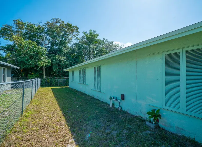Picture of 424 NE 23Rd St, Wilton Manors FL 33305