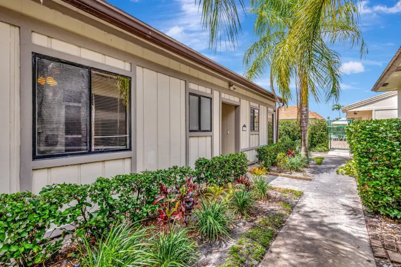 Picture of 11901 Sturbridge Lane, Wellington, FL 33414