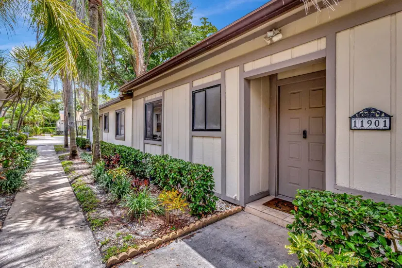 Picture of 11901 Sturbridge Lane, Wellington, FL 33414