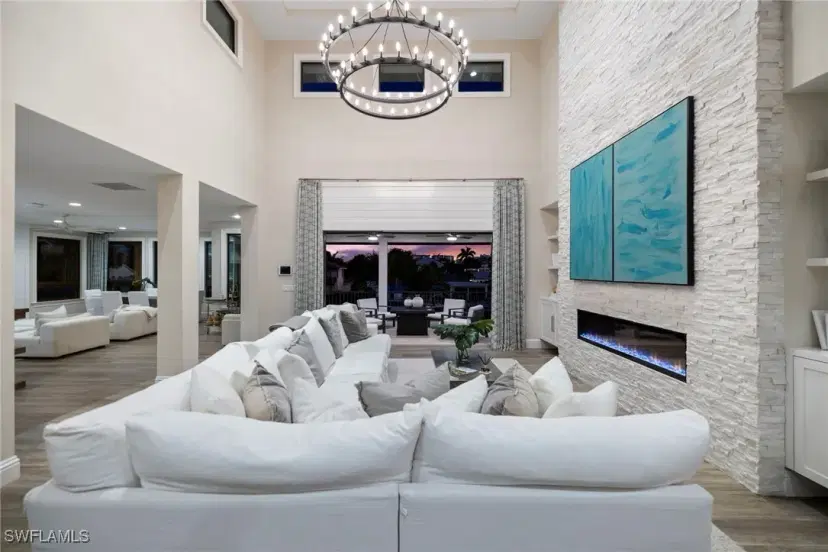 Picture of 434 Trade Winds Ave, Naples FL 34108