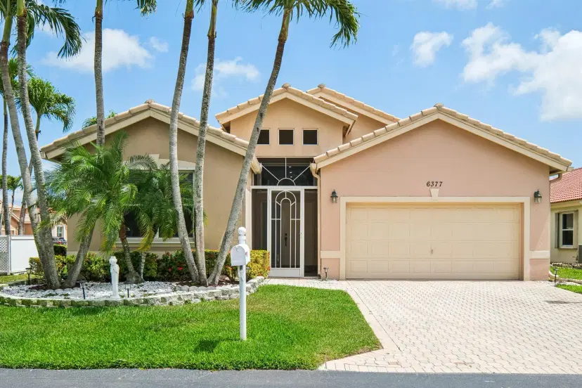 Picture of 6377 N Westchester Club Drive N, Boynton Beach FL 33437