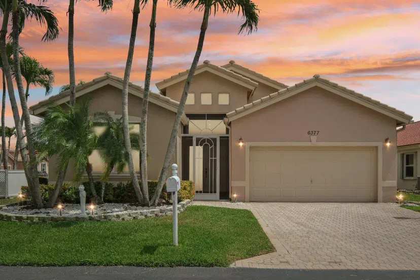 Picture of 6377 N Westchester Club Drive N, Boynton Beach FL 33437