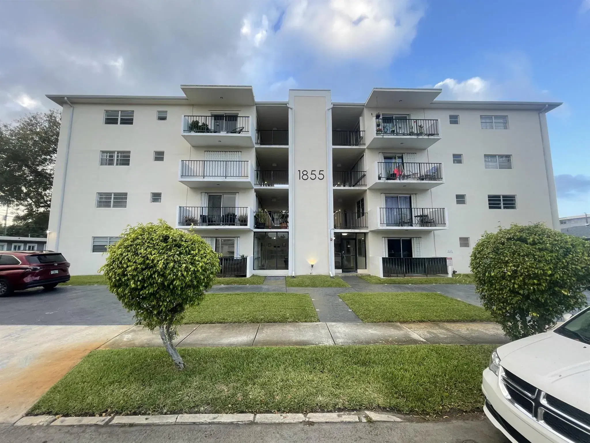 Picture of 1855 Plunkett Street 304, Hollywood, FL 33020