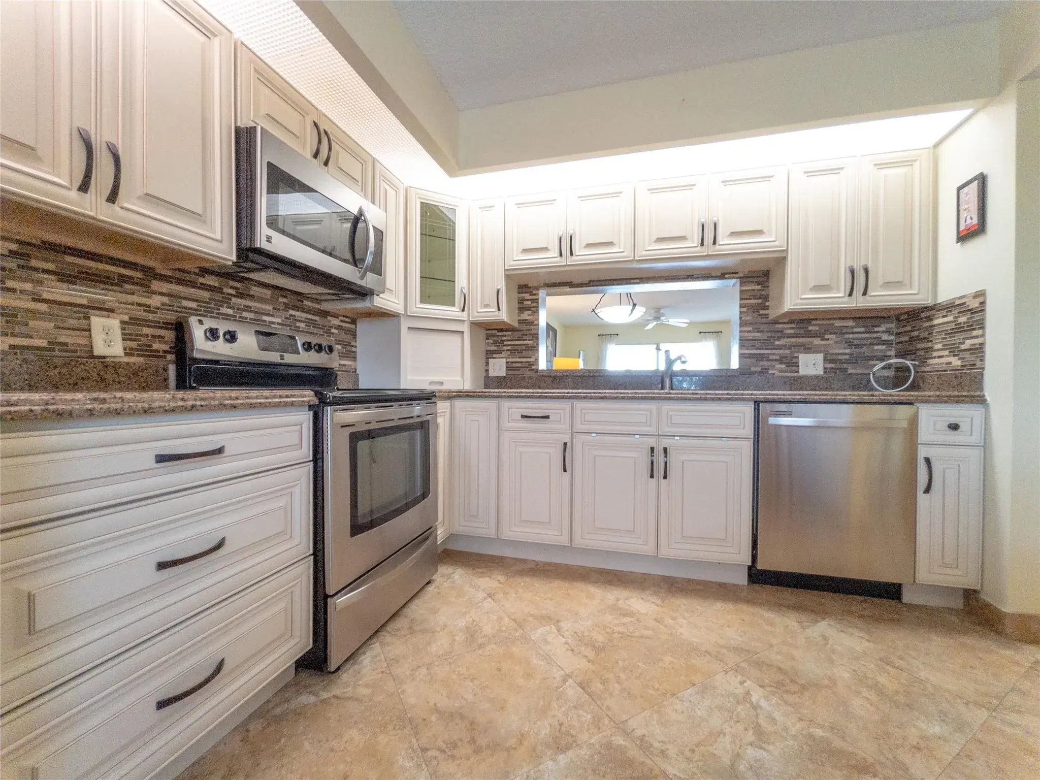 Picture of 13100 SW 11Th Ct 405C, Pembroke Pines, FL 33027