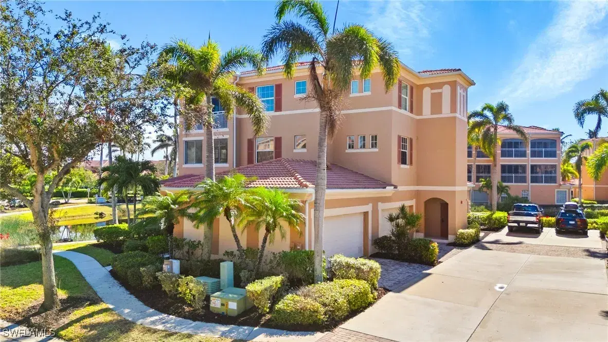 Picture of 3464 Sunset Key Cir 102, Punta Gorda, FL 33955