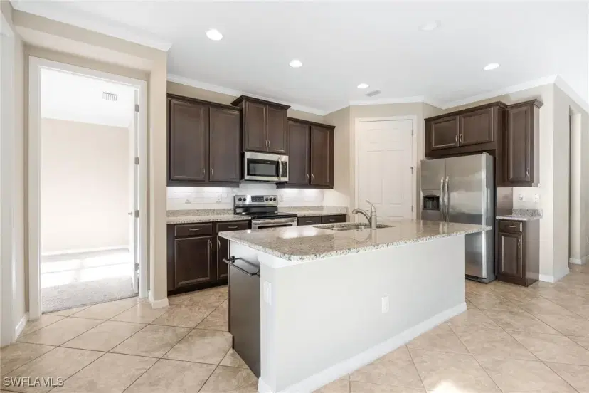 Picture of 2899 Sunset Pointe Cir, Cape Coral FL 33914