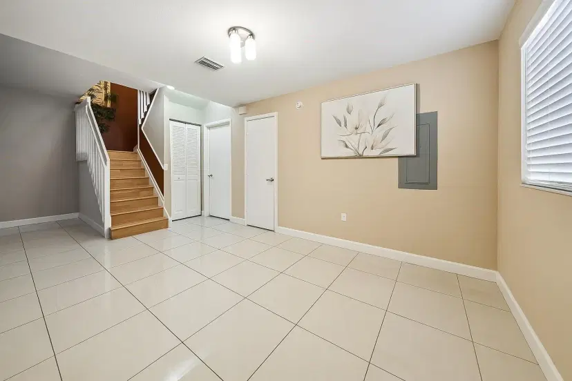 Picture of 365 NW 19Th St 74, Miami FL 33136