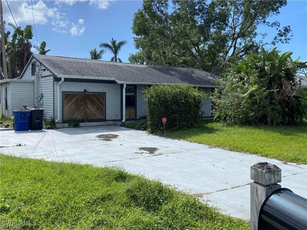 Picture of 469 Grenier Dr, North Fort Myers, FL 33903