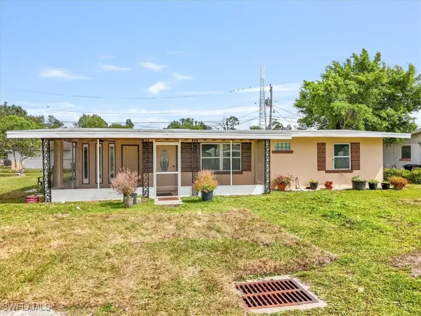 Picture of 48 Victoria Dr, North Fort Myers FL 33917