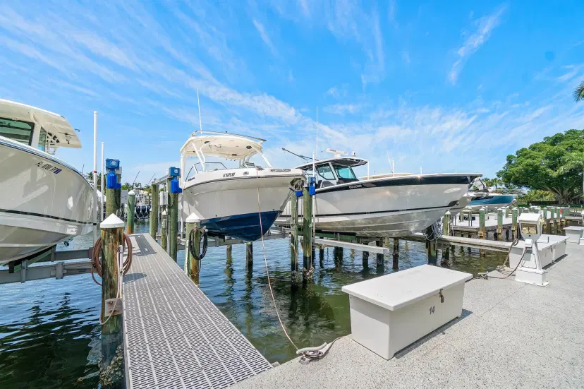 Picture of 944 Bay Colony Drive S & Slip 14, Juno Beach FL 33408