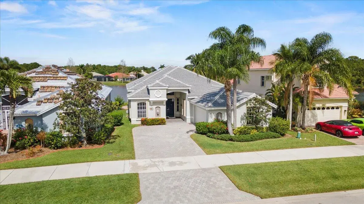 Picture of 614 SW Lake Charles Circle, Port St Lucie, FL 34983
