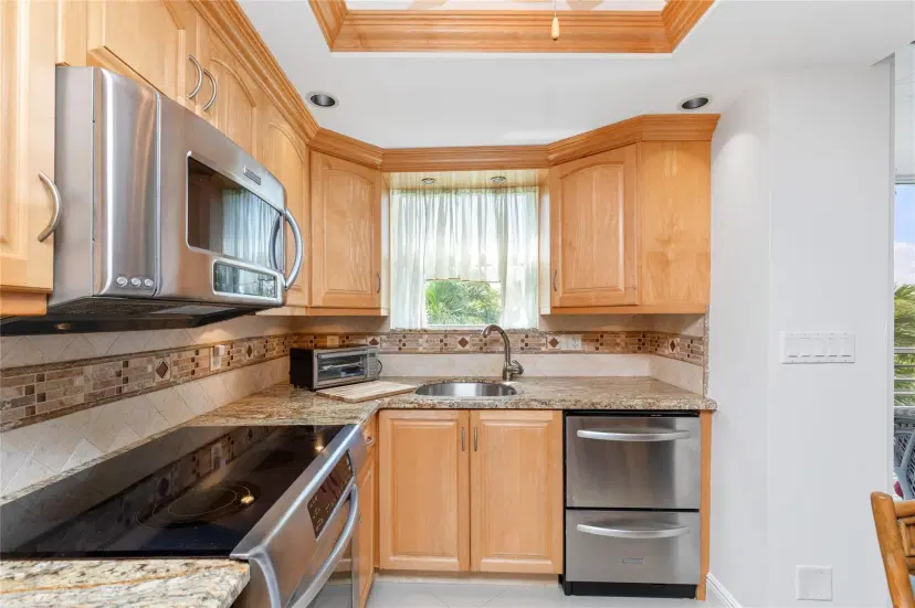 Picture of 2731 NE 14Th Street Cswy 331, Pompano Beach FL 33062