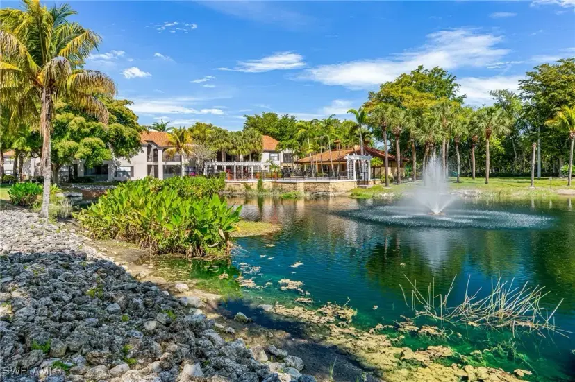 Picture of 2106 Arbour Walk Cir 2924, Naples FL 34109