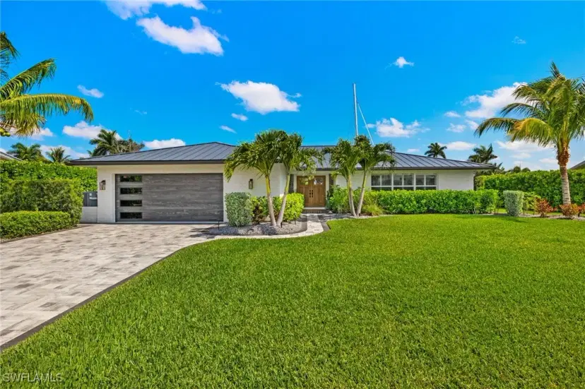 Picture of 971 S Town And River Dr, Fort Myers FL 33919
