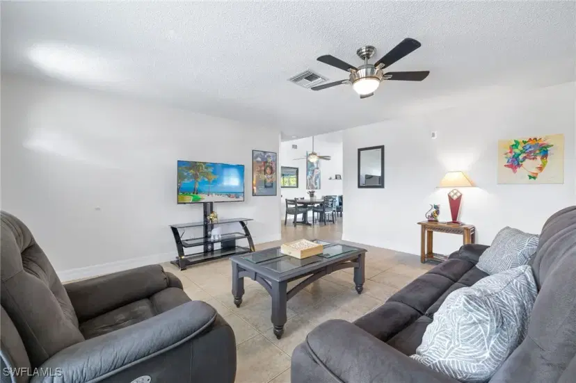Picture of 1015 SE 25Th Ln, Cape Coral FL 33904