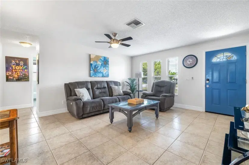 Picture of 1015 SE 25Th Ln, Cape Coral FL 33904