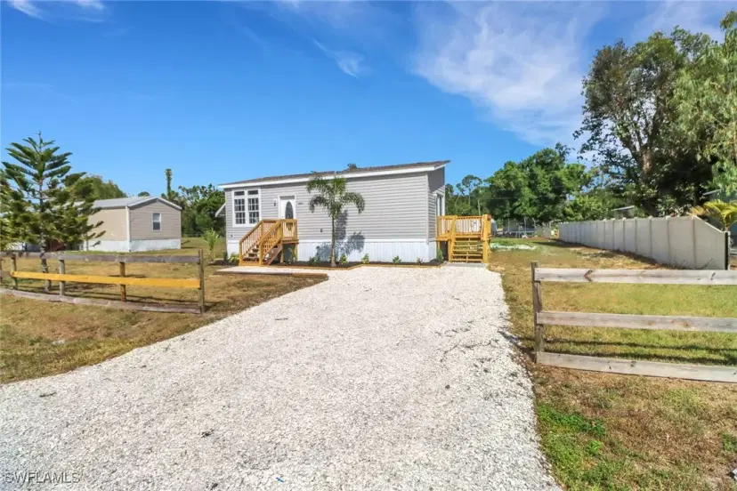 Picture of 8093 Marx Dr, North Fort Myers FL 33917