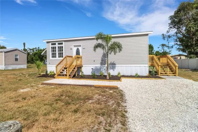 Picture of 8093 Marx Dr, North Fort Myers FL 33917