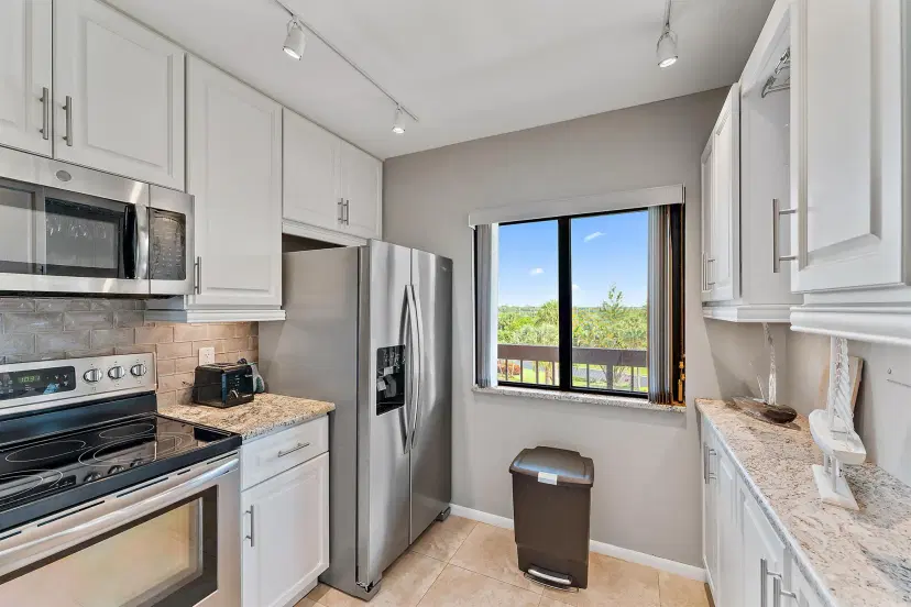 Picture of 301 Ocean Bluffs Boulevard 405, Jupiter FL 33477