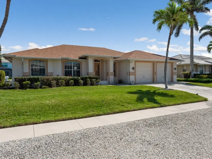 Picture of 371 Edgewater Ct, Marco Island FL 34145