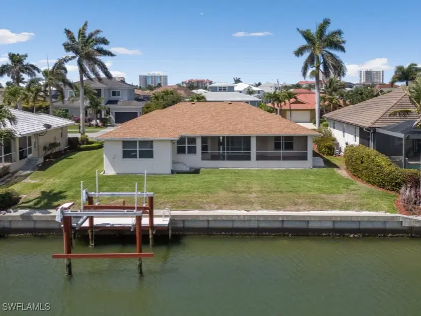 Picture of 371 Edgewater Ct, Marco Island FL 34145