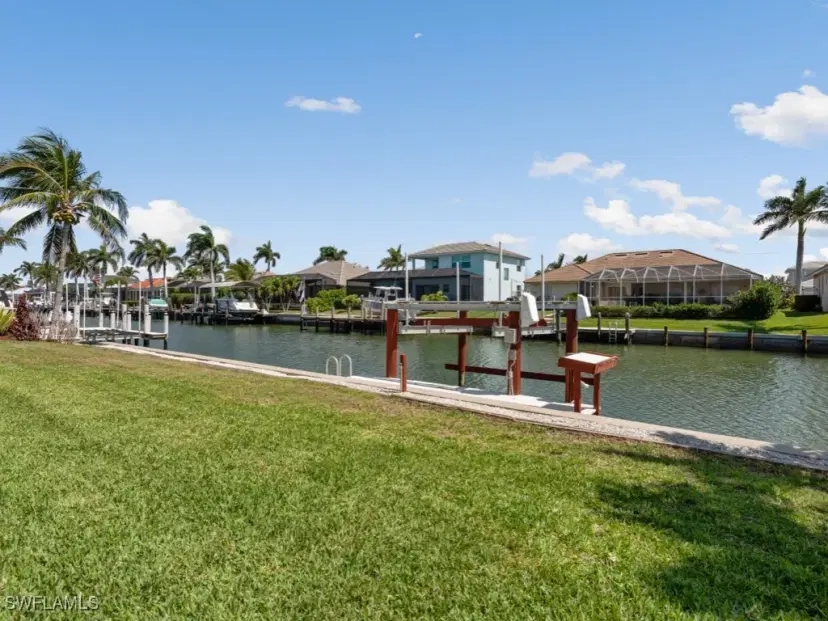 Picture of 371 Edgewater Ct, Marco Island FL 34145
