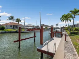 Picture of 371 Edgewater Ct, Marco Island, FL 34145