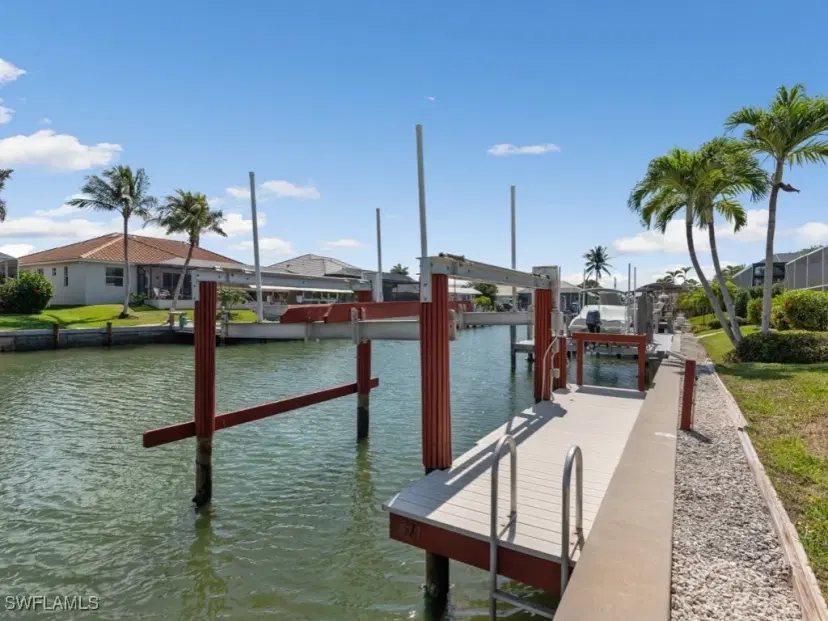 Picture of 371 Edgewater Ct, Marco Island FL 34145