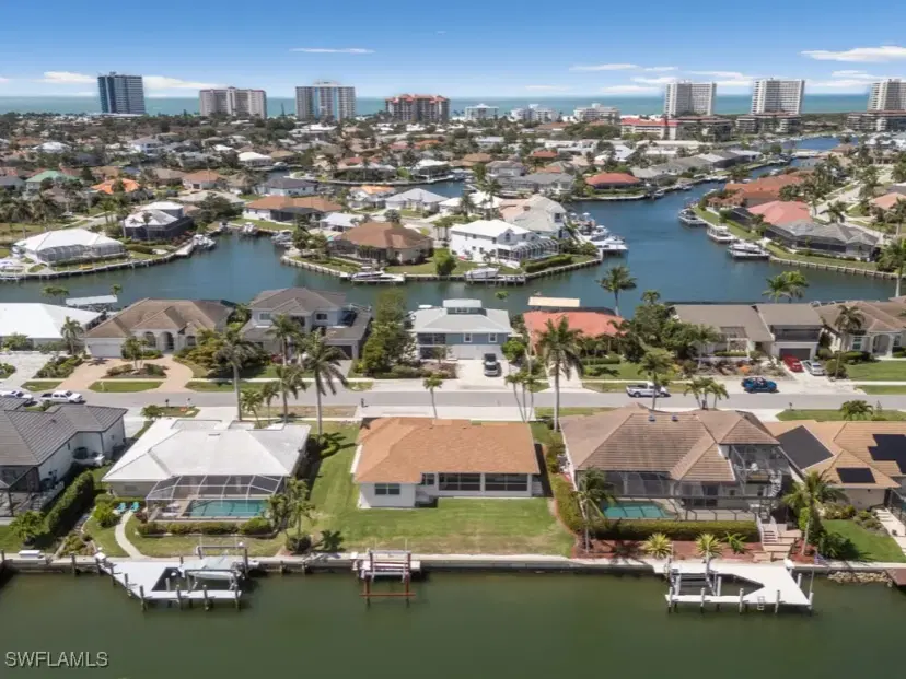 Picture of 371 Edgewater Ct, Marco Island FL 34145
