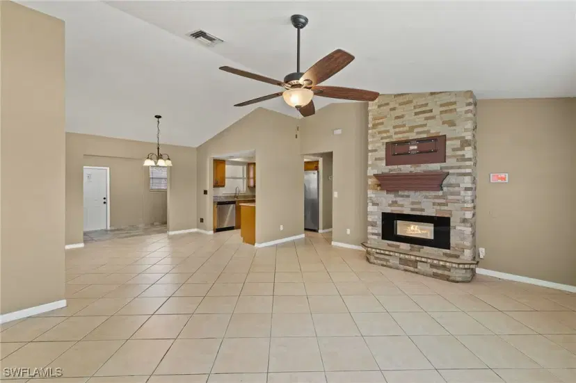 Picture of 607 SE 2Nd Ave, Cape Coral FL 33990