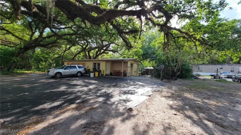 Picture of 2310 2306 County Rd 78, Labelle FL 33935