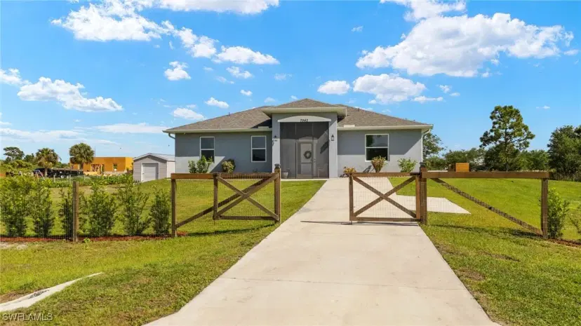 Picture of 7942 16Th Pl, Labelle FL 33935