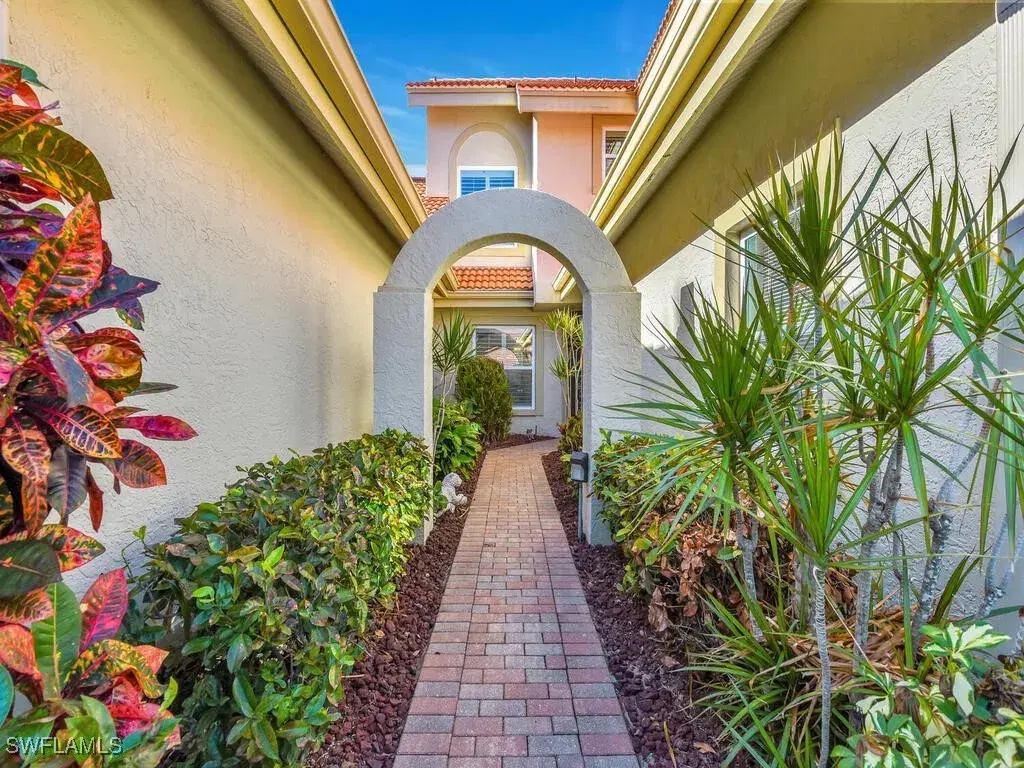 Picture of 185 Napa Ridge Rd E 34, Naples, FL 34119