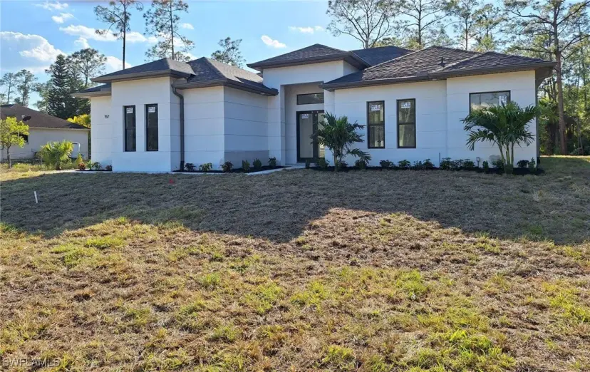 Picture of 157 Everglades Blvd S, Naples FL 34117