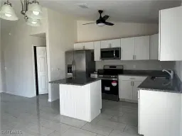 Picture of 1300 S Gator Cir, Cape Coral, FL 33909