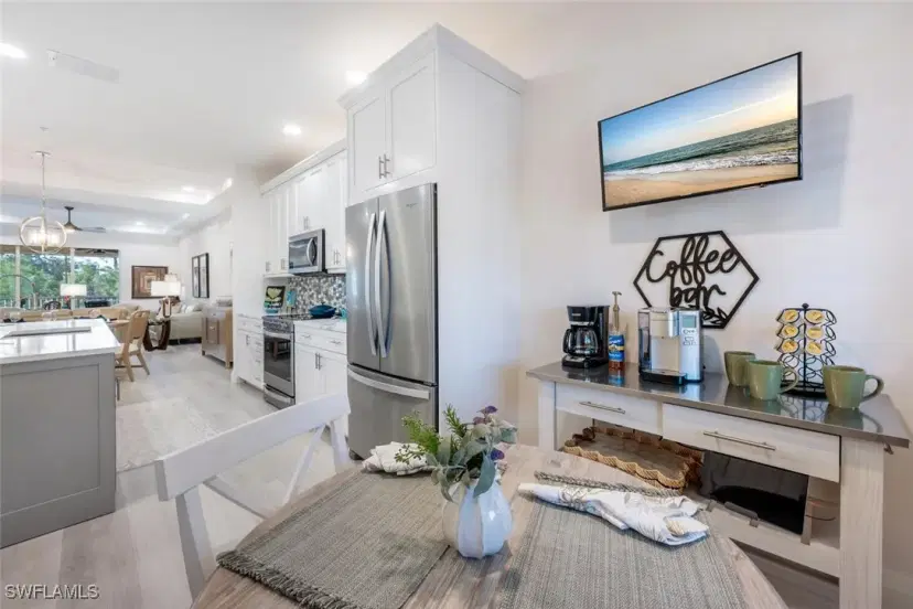 Picture of 4843 Hampshire Ct 2-304, Naples FL 34112