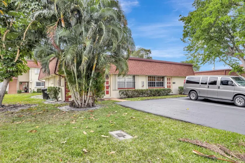 Picture of 1996 NE 33Rd St 4, Lighthouse Point FL 33064