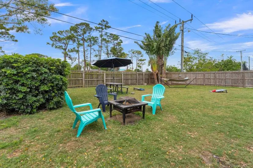 Picture of 441 Cypress Ln, Palm Springs FL 33461