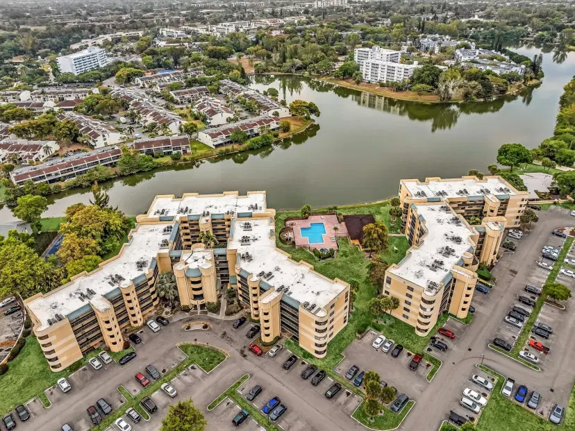 Picture of 6475 W Oakland Park Blvd 405, Lauderhill FL 33313