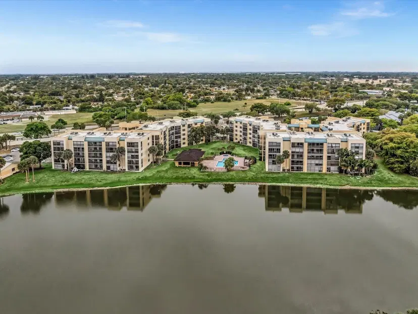 Picture of 6475 W Oakland Park Blvd 405, Lauderhill FL 33313
