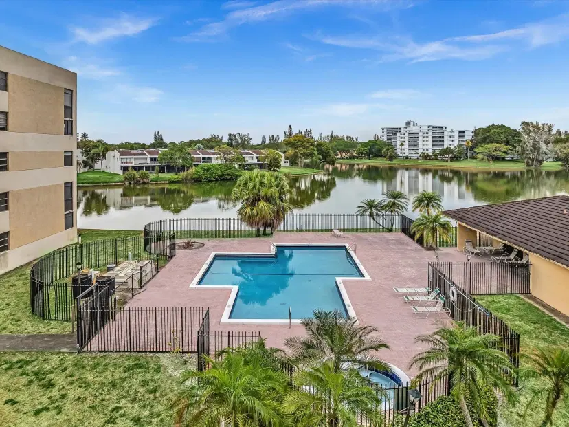 Picture of 6475 W Oakland Park Blvd 405, Lauderhill FL 33313