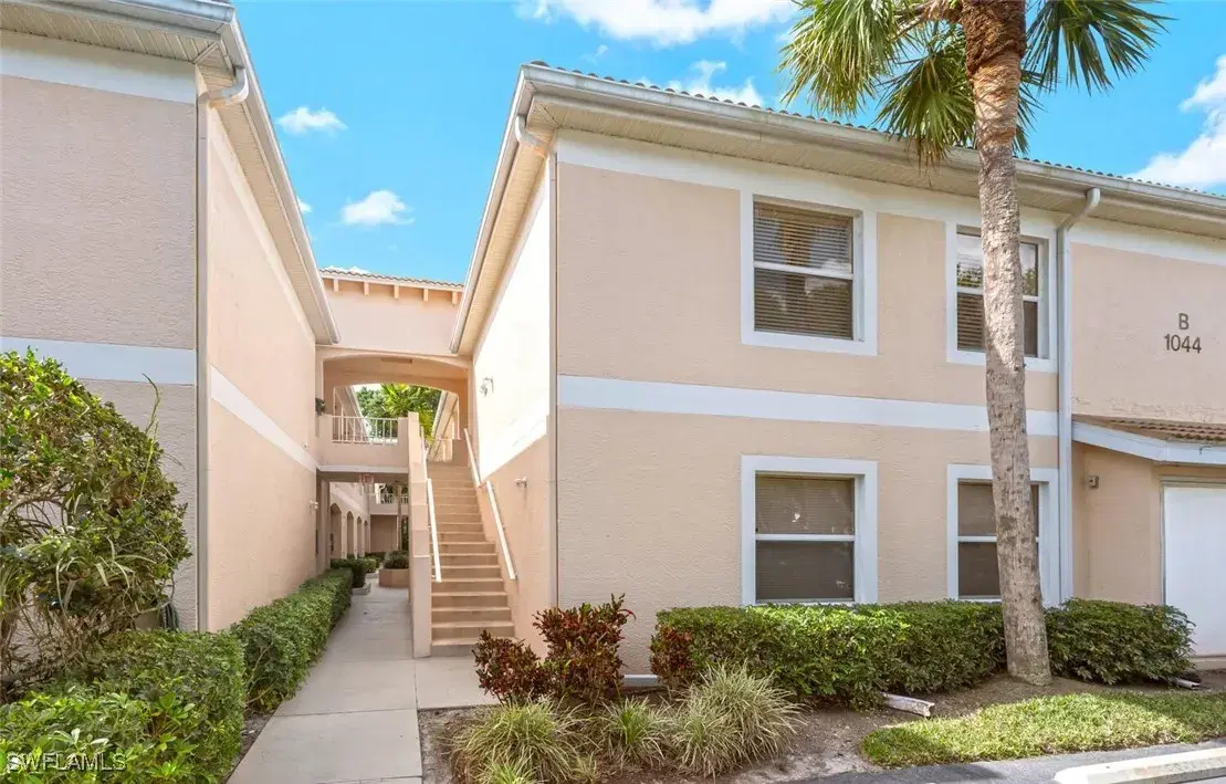 Picture of 1044 Woodshire Ln B211, Naples, FL 34105
