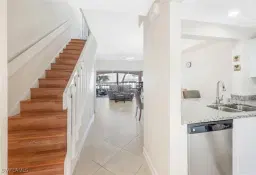 Picture of 1044 Woodshire Ln B211, Naples, FL 34105