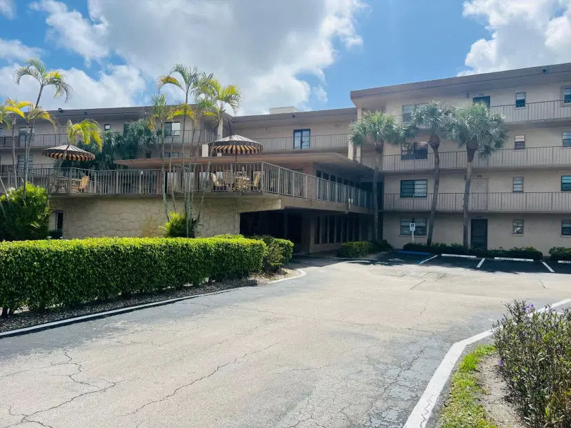 Picture of 9300 SW 8Th Street 421, Boca Raton FL 33428