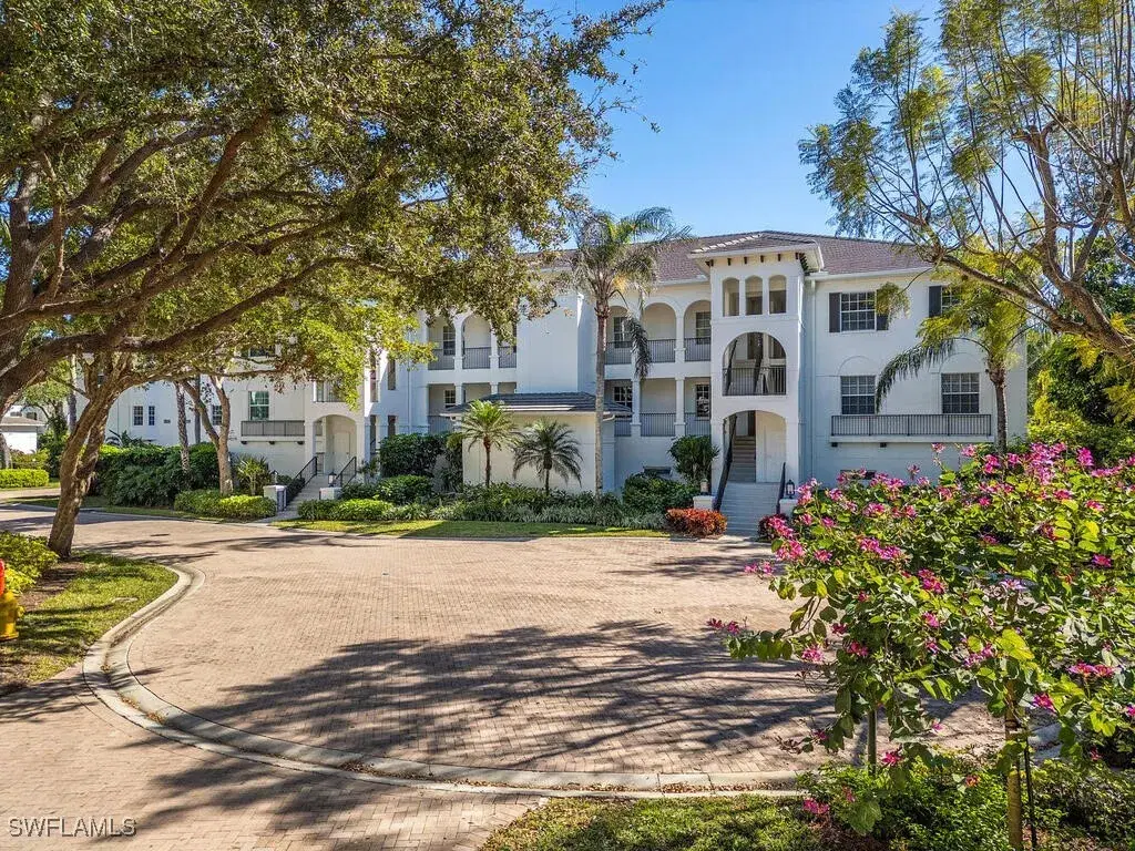 Picture of 830 Sailaway Ln 103, Naples, FL 34108