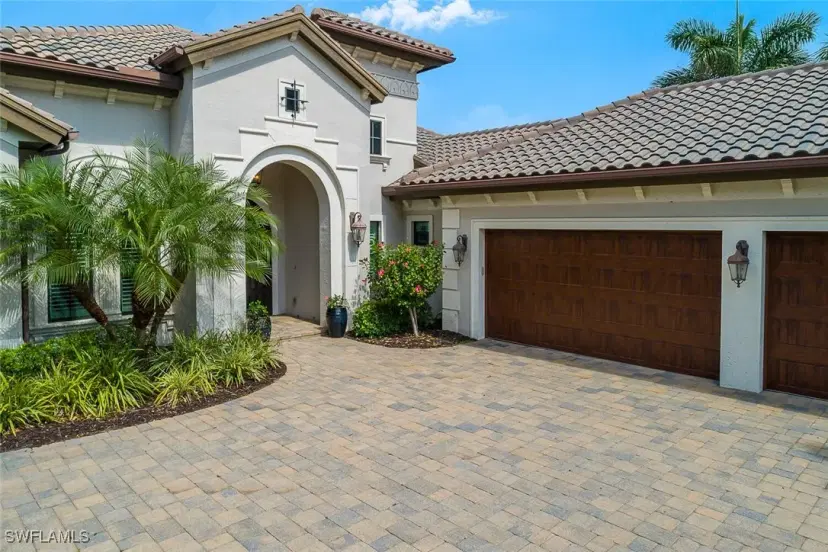 Picture of 6652 Costa Cir, Naples, FL 34113