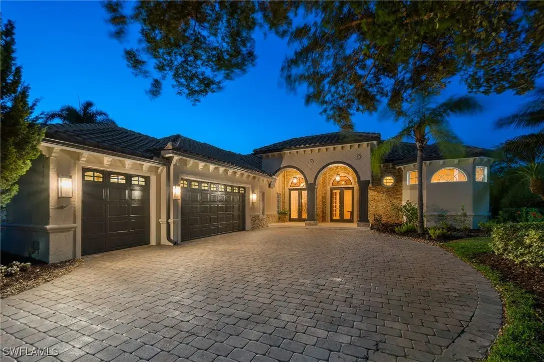 Picture of 4000 Treadwater Ct, Naples, FL 34109