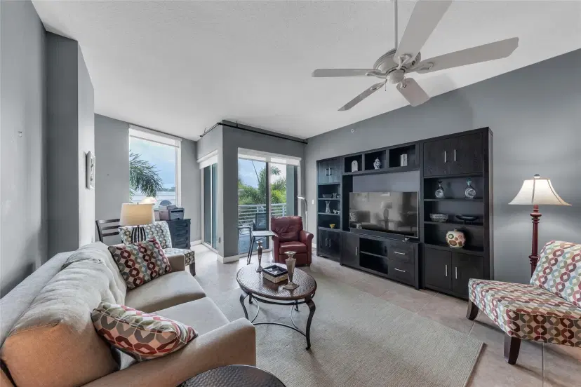 Picture of 2301 Wilton Dr R212, Wilton Manors FL 33305