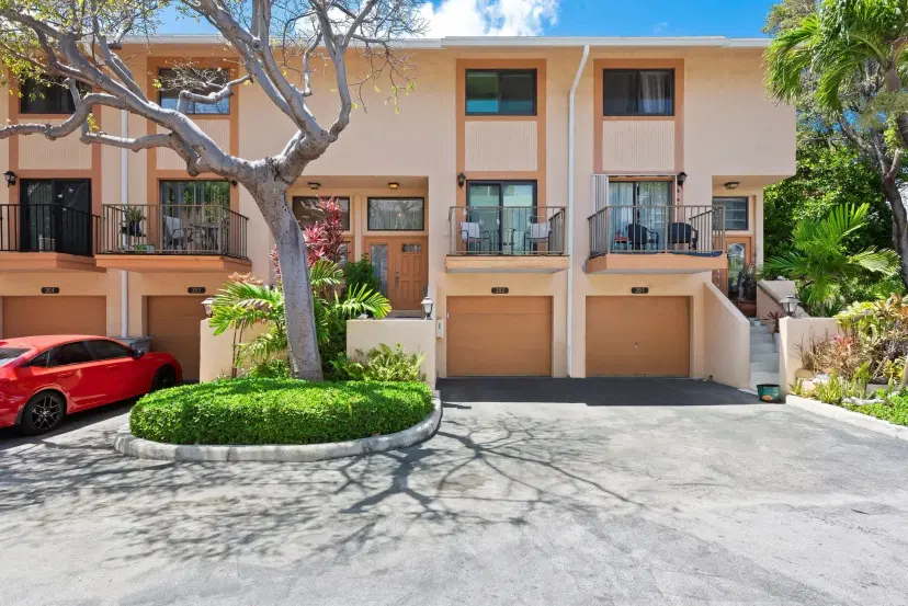 Picture of 3240 NE 11Th St 202, Pompano Beach FL 33062