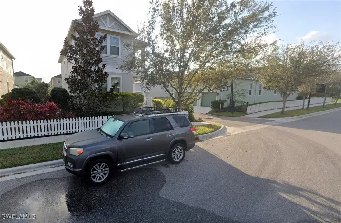Picture of 11121 Winthrop Lake Dr, Riverview, FL 33578